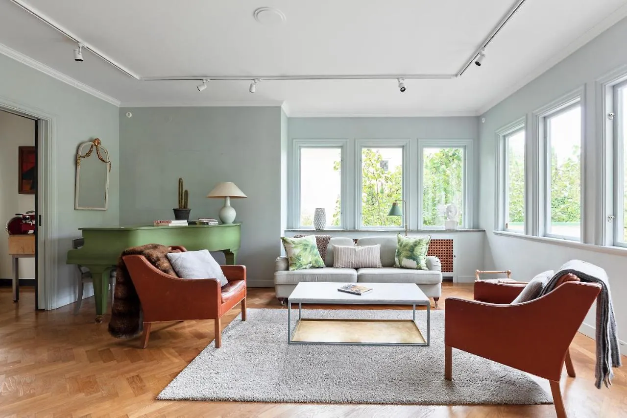 Fantastic 4 Bedroom Home In Bromma With Everything 斯德哥尔摩