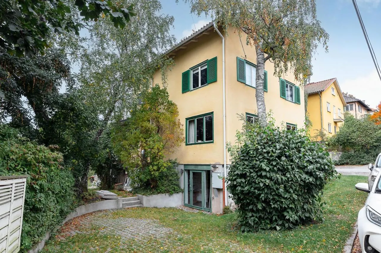 Fantastic 4 Bedroom Home In Bromma With Everything 斯德哥尔摩 别墅