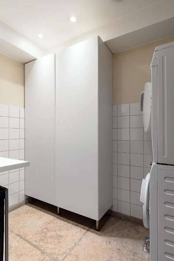 Fantastic 4 Bedroom Home In Bromma With Everything 斯德哥尔摩 别墅