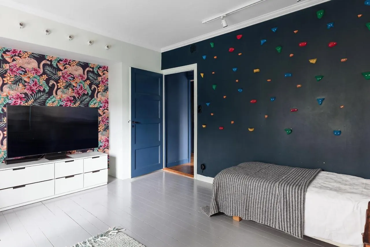 Fantastic 4 Bedroom Home In Bromma With Everything 斯德哥尔摩 别墅