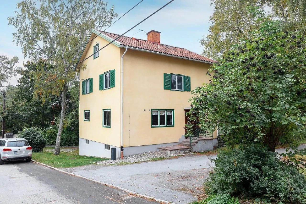 Fantastic 4 Bedroom Home In Bromma With Everything Ville de Ville de Stockholm Suède